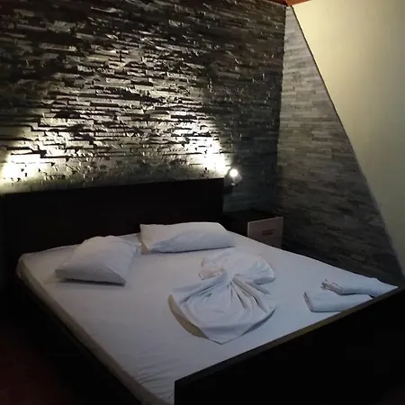 Love hotel Studenti Tirana