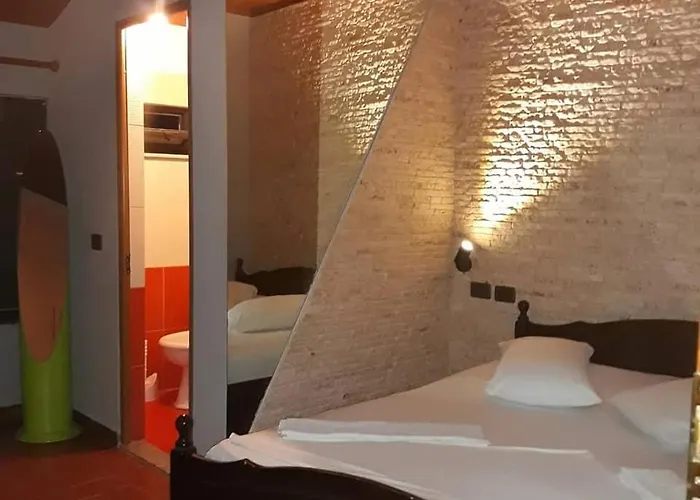 Studenti * 地拉那